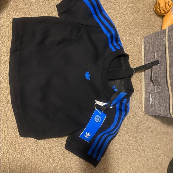 NWT* Adidas Originals | ESS Cropped Tee w/ Back Zip, SP2023 Collection, size S - Picture 10 of 12